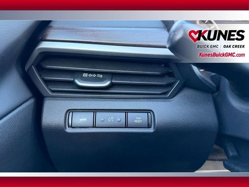 Used 2024 Nissan Altima 2.5 SV FWD image 9