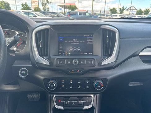 Used 2024 GMC Terrain SLE AWD/4WD image 18