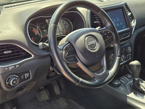 Used 2020 Jeep Cherokee Latitude w/ Quick Order Package 26F North AWD/4WD image 5