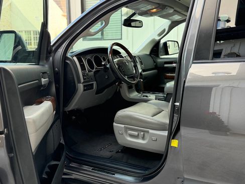 Used 2012 Toyota Tundra Limited w/ Platinum Pkg image 56