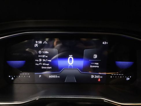 Used 2024 Volkswagen Jetta SE image 31