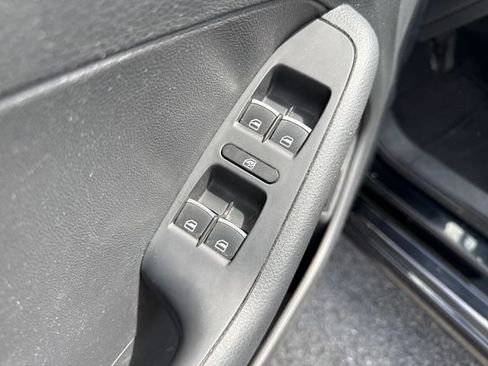 Used 2015 Volkswagen Jetta SE FWD image 23