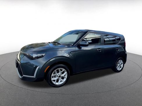 Used 2025 Kia Soul LX w/ LX Technology Package image 8