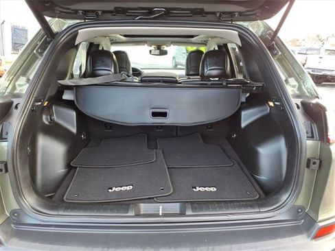 Used 2019 Jeep Cherokee Latitude Plus w/ Comfort/Convenience Group image 7