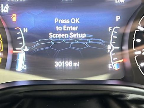 Used 2022 Jeep Compass Latitude w/ Sun and Sound Group AWD/4WD image 18
