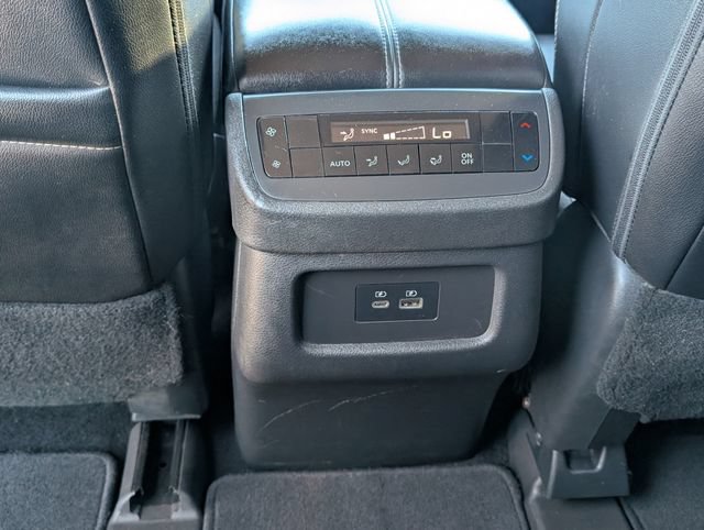 Used 2023 Nissan Pathfinder SL AWD/4WD image 18
