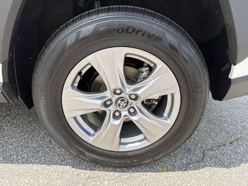 Certified 2025 Toyota RAV4 XLE FWD image 30