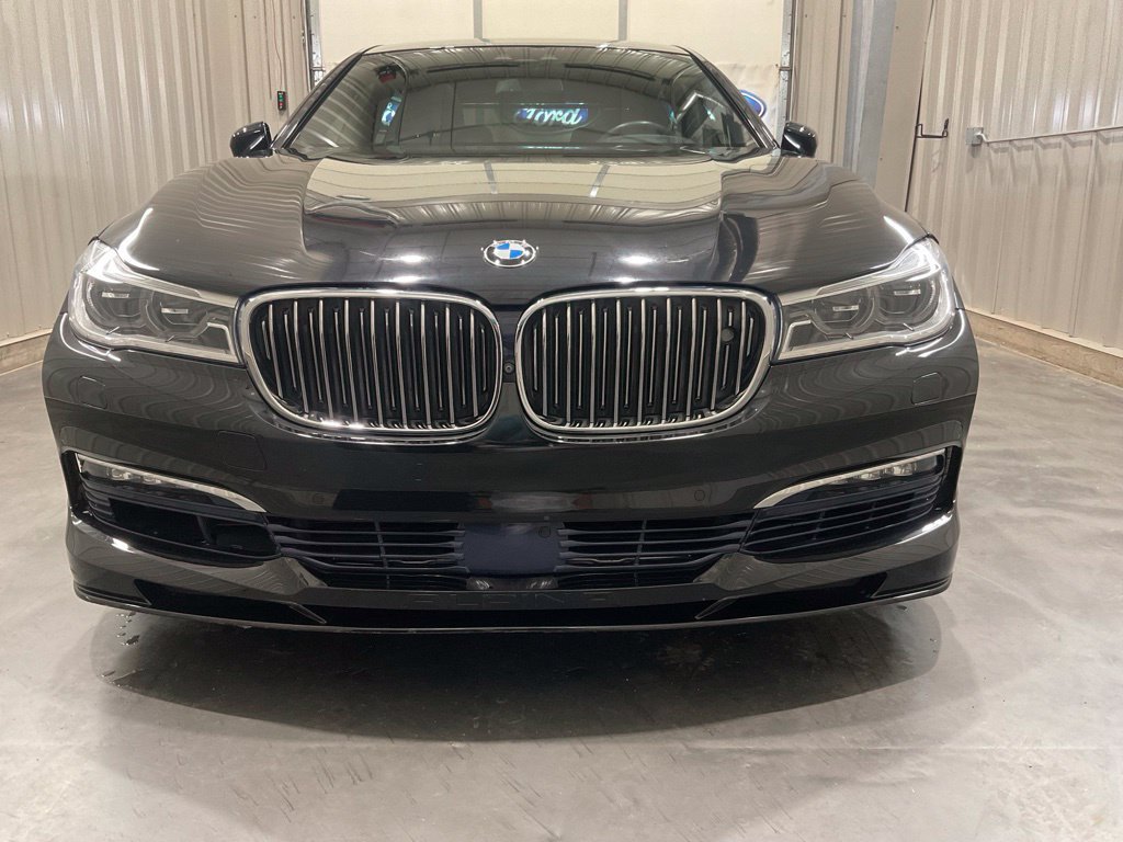 Used 2017 BMW ALPINA B7 xDrive AWD/4WD image 5