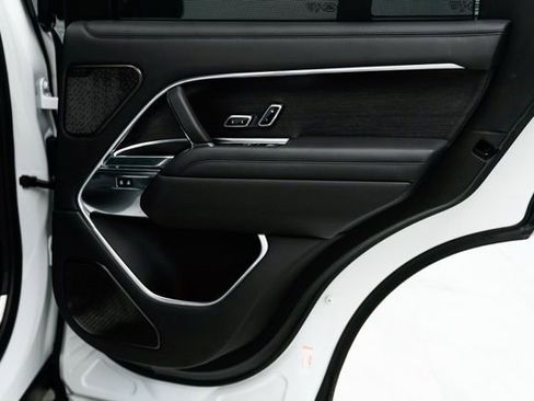Used 2023 Land Rover Range Rover Autobiography image 27