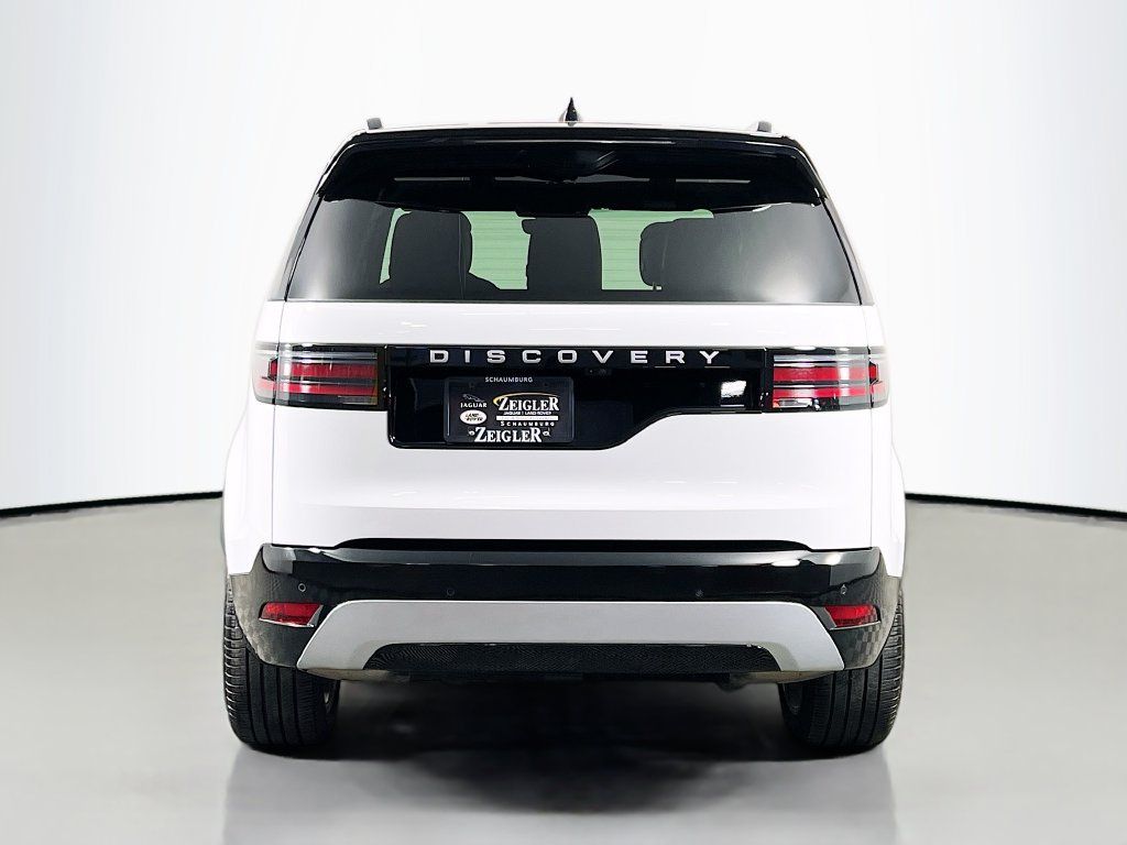 Certified 2025 Land Rover Discovery Metropolitan Edition AWD/4WD image 6