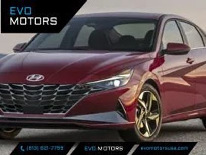 Used 2022 Hyundai Elantra SE w/ Preferred Accessory Package