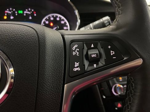 Used 2022 Buick Encore Preferred image 49