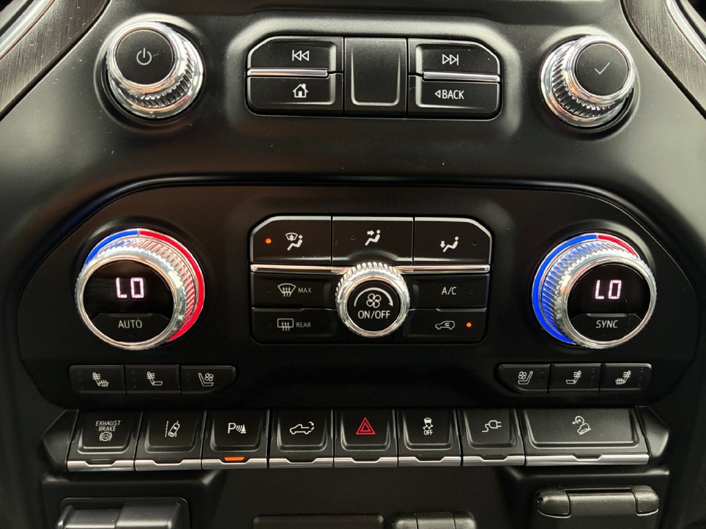 Used 2022 GMC Sierra 2500 AT4 w/ AT4 Preferred Package AWD/4WD image 4