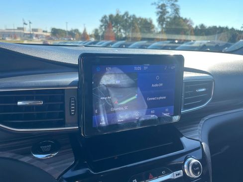 Used 2022 Ford Explorer Limited image 41