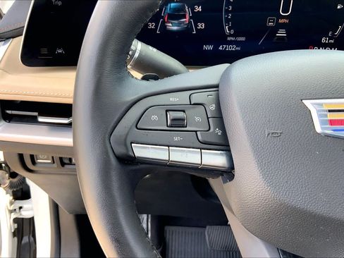 Used 2024 Cadillac XT4 Luxury w/ Cold Weather Package FWD image 23
