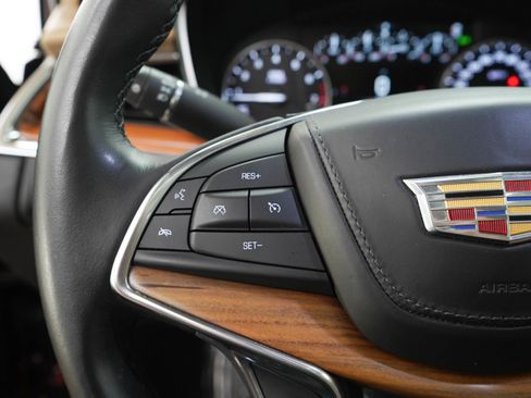 Used 2018 Cadillac XT5 Platinum AWD/4WD image 27