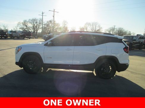 Certified 2024 GMC Terrain AT4 image 9