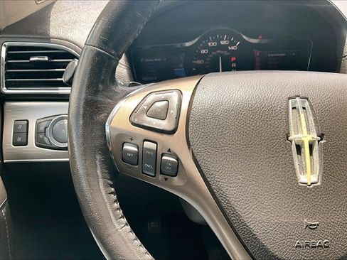 Used 2013 Lincoln MKX AWD image 17