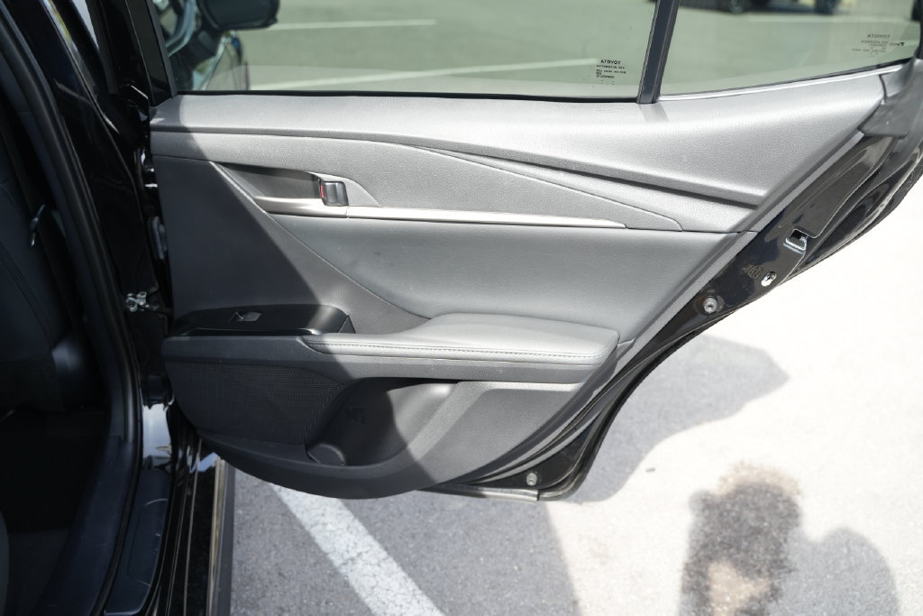 Used 2025 Toyota Camry XSE FWD image 23