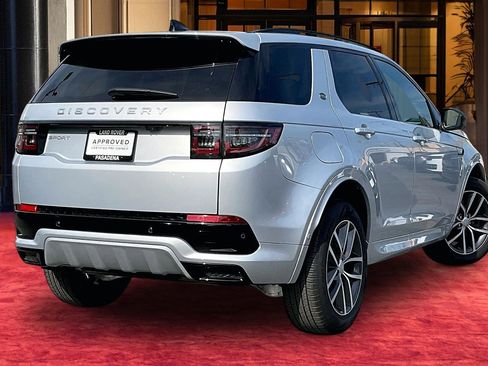 Used 2025 Land Rover Discovery Sport S image 12