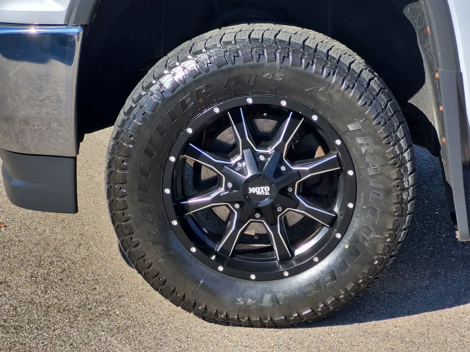 Used 2016 GMC Sierra 1500 SLE w/ Suspension Package, Off-Road AWD/4WD image 14