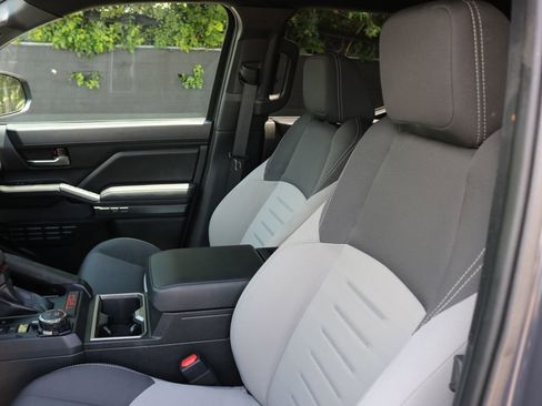 Used 2025 Toyota Tacoma TRD Sport AWD/4WD image 12