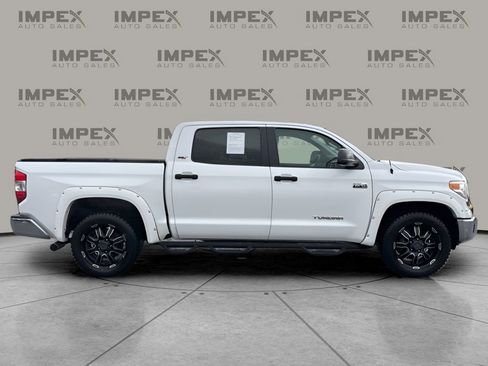 Used 2016 Toyota Tundra SR5 w/ SR5 Upgrade Package image 6
