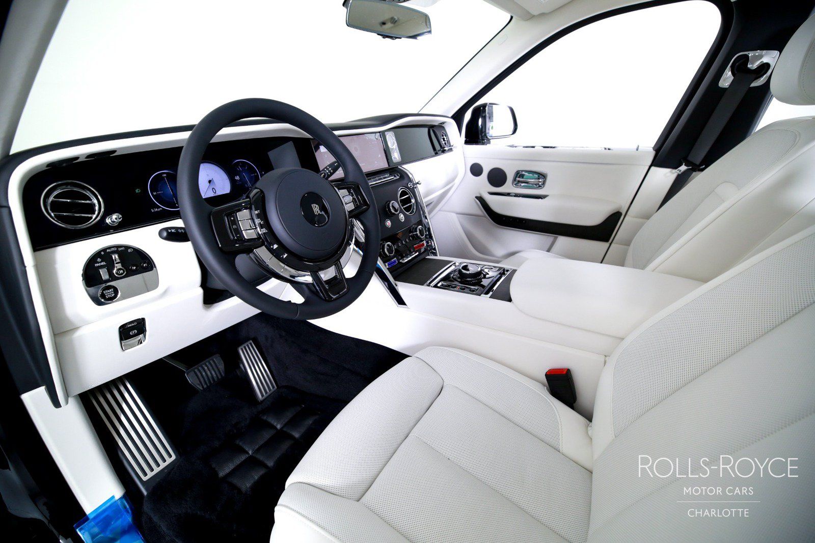 New 2026 Rolls-Royce Cullinan AWD/4WD image 4