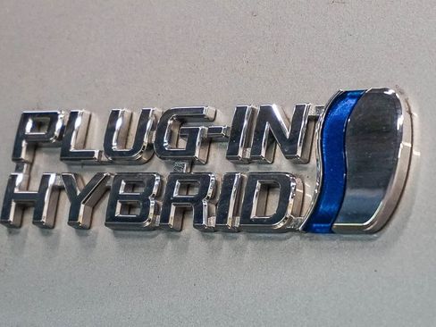 Used 2020 Toyota Prius Prime XLE FWD image 29