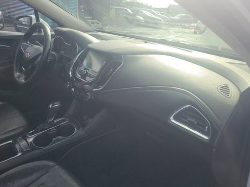 Used 2017 Chevrolet Cruze Premier image 12