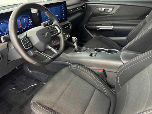 Used 2024 Ford Mustang Coupe RWD image 4