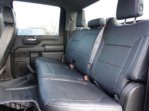 Used 2022 Chevrolet Silverado 2500 Custom w/ Custom Value Package image 17