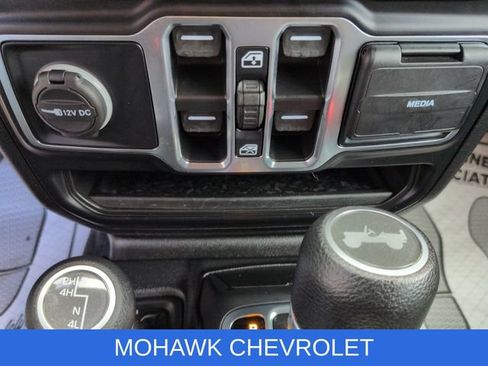 Used 2021 Jeep Wrangler Unlimited Sahara AWD/4WD image 35
