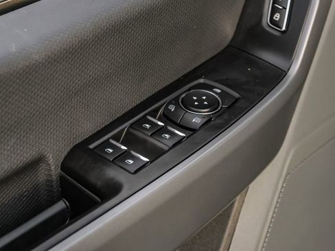 Used 2023 Ford F150 XLT image 41