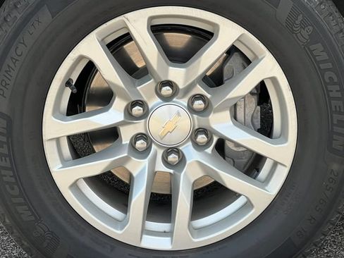 Used 2023 Chevrolet Suburban LT AWD/4WD image 12