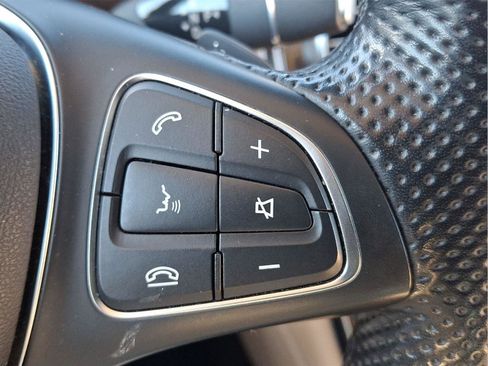 Used 2019 Mercedes-Benz GLC 300 4MATIC image 23