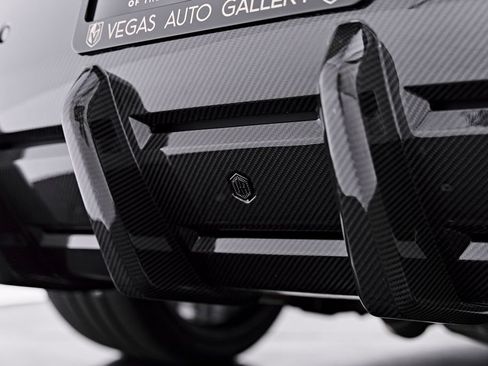 Used 2025 Lamborghini Urus Performante AWD/4WD image 32