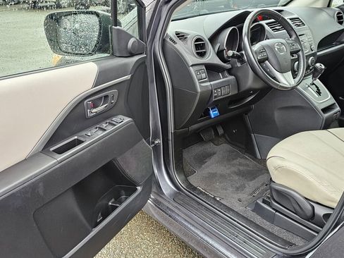 Used 2014 MAZDA MAZDA5 Grand Touring image 18