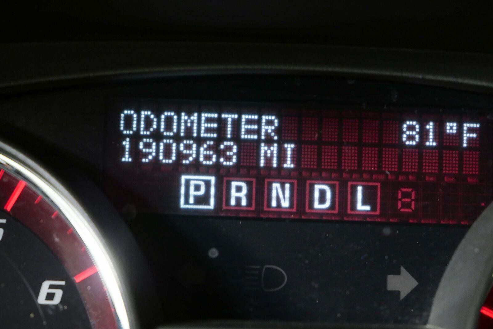 Used 2008 GMC Acadia SLT w/ Convenience Package FWD image 9