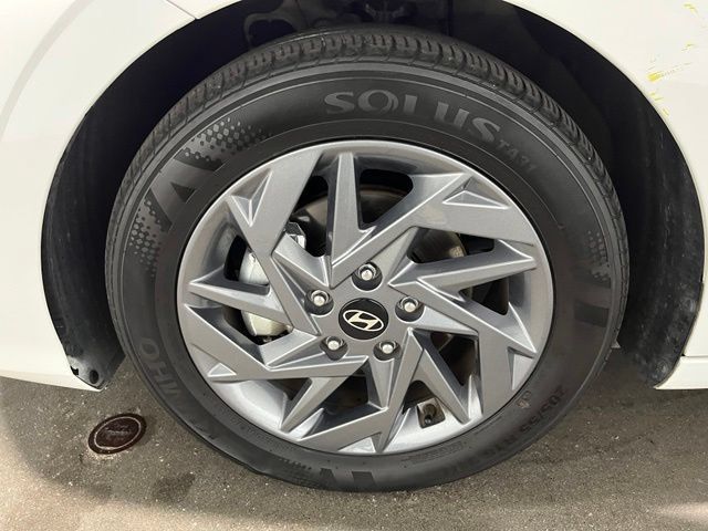 Used 2024 Hyundai Elantra SEL FWD image 28