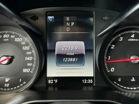 Used 2018 Mercedes-Benz GLC 300 4MATIC image 28
