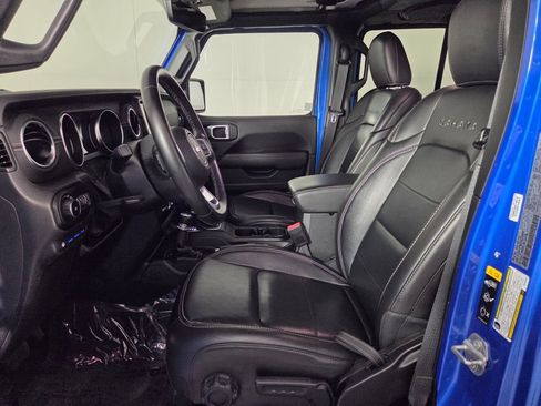 Used 2022 Jeep Wrangler Unlimited Sahara image 11