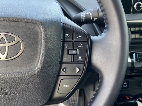 Certified 2025 Toyota Prius LE image 27