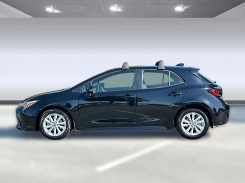Used 2024 Toyota Corolla SE w/ SE Package image 2