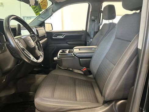 Used 2024 Chevrolet Silverado 1500 RST AWD/4WD image 18