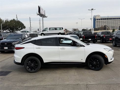 Used 2025 Buick Envista Sport Touring image 4