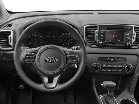 Used 2018 Kia Sportage LX image 5