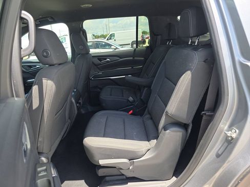 Used 2024 Chevrolet Traverse LT FWD image 7