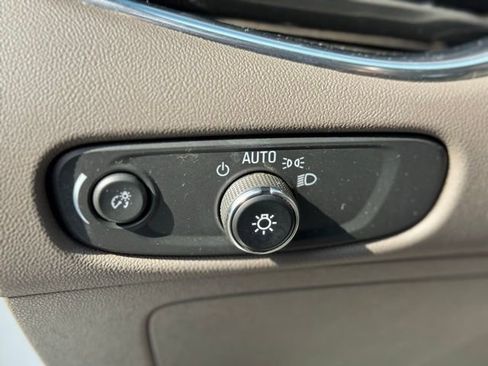 Used 2020 Chevrolet Malibu LT image 11