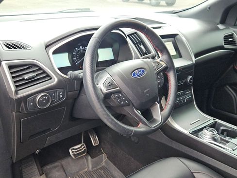 Used 2020 Ford Edge ST-Line w/ Cold Weather Package image 6